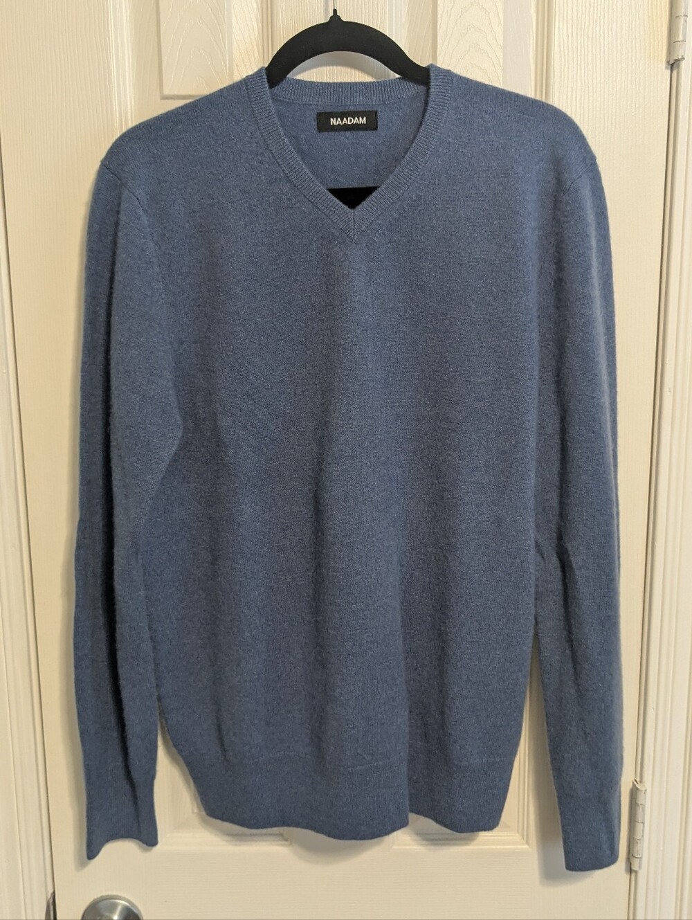 NAADAM Men's V-Neck Cashmere Sweater - Blue Horizon, Large - Picture 3 of 5